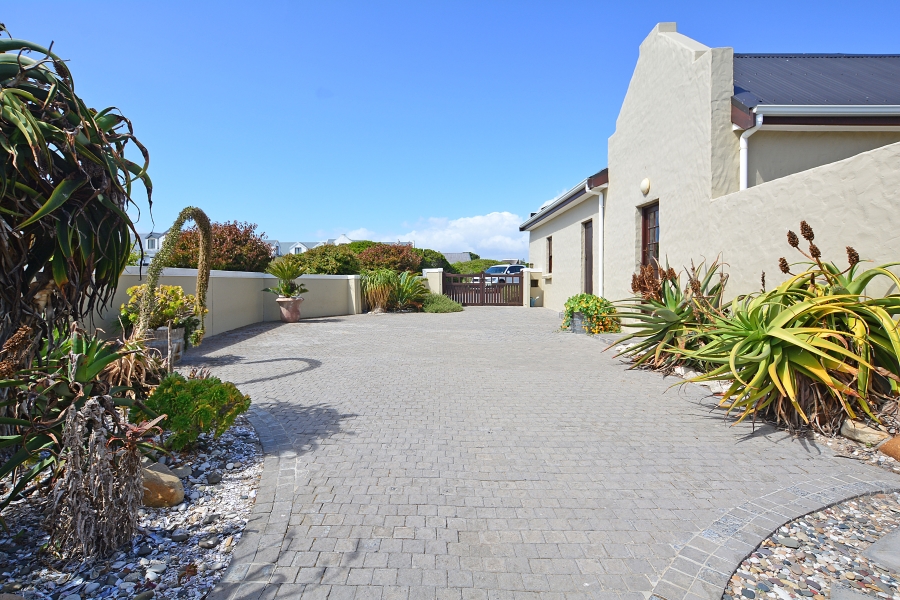 4 Bedroom Property for Sale in Grotto Bay Western Cape